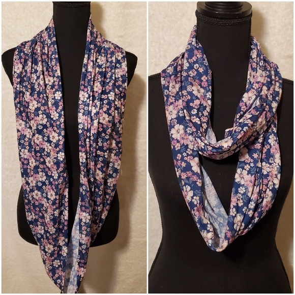 4/$30🌟Floral Infinity Scarf - Picture 2 of 6